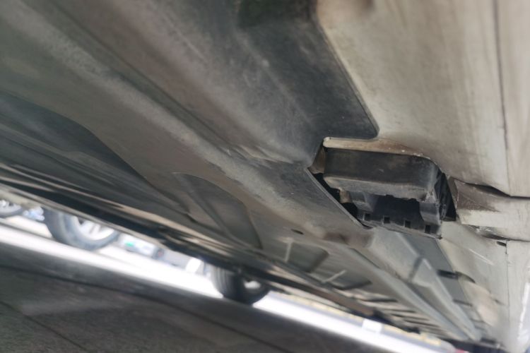 奔驰C级 2019款 改款 C 260 L 运动版局部细节9002