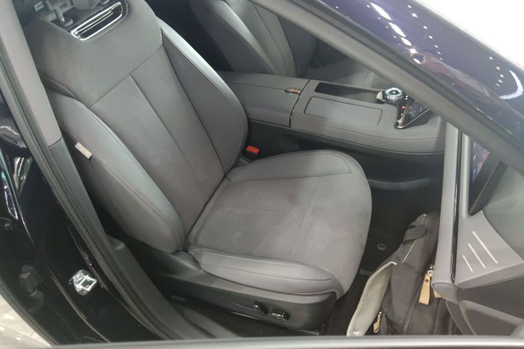 岚图汽车 岚图追光 2024款 PHEV 四驱超长续航旗舰版局部细节41