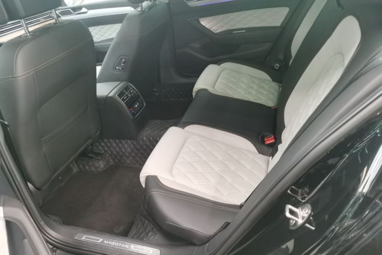 大众 迈腾 2023款 200万辆纪念版 380TSI DSG旗舰型中控内饰21