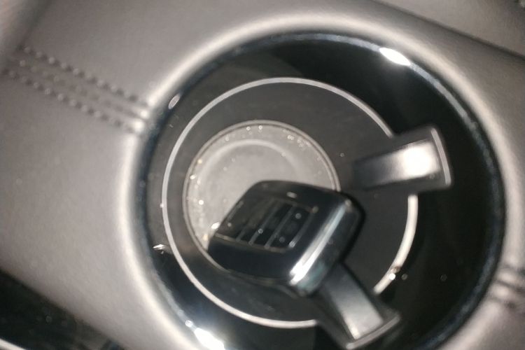 丰田 亚洲龙 2022款 2.0L 豪华版中控内饰11