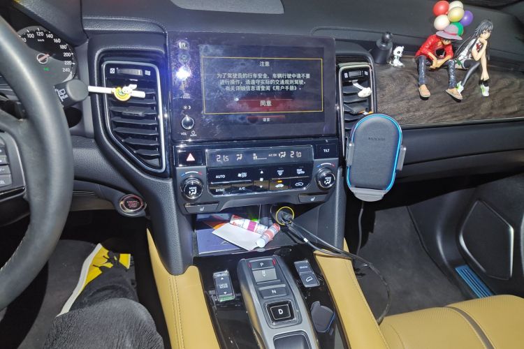 本田UR-V 2020款 370TURBO 两驱尊雅版中控内饰16