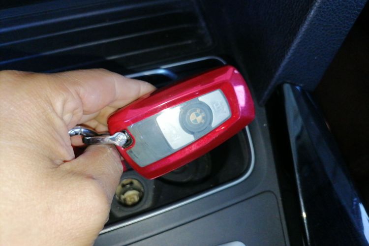 宝马3系 2018款 320Li 领先型M运动套装中控内饰11