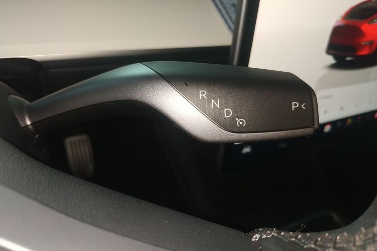 特斯拉 Model Y 2022款 后轮驱动版中控内饰18