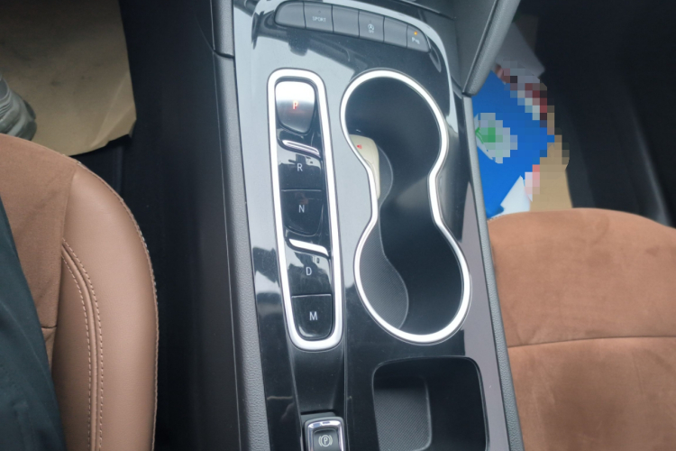 别克 君威 2020款 552T 豪华型中控内饰18