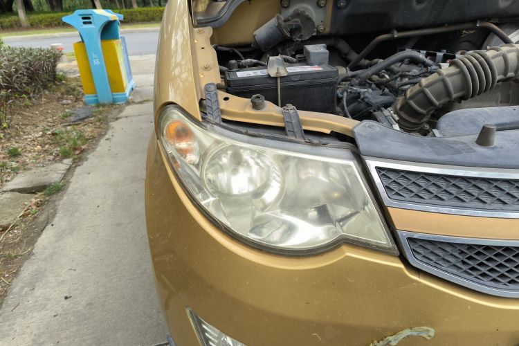 五菱汽车 五菱宏光 2014款 1.5L S标准型车身外观8