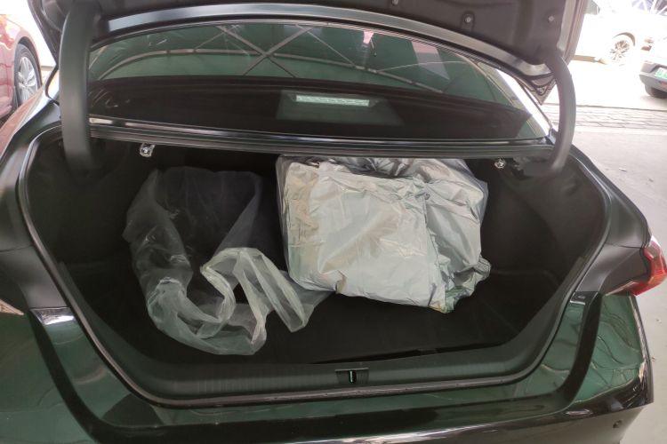 丰田 亚洲龙 2022款 双擎 2.5L 豪华版机舱底盘23