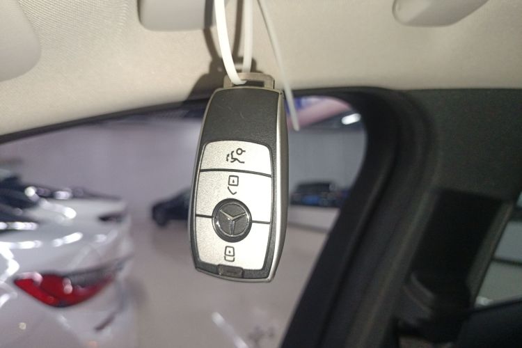 奔驰C级 2020款 改款 C 260 L 运动版中控内饰11