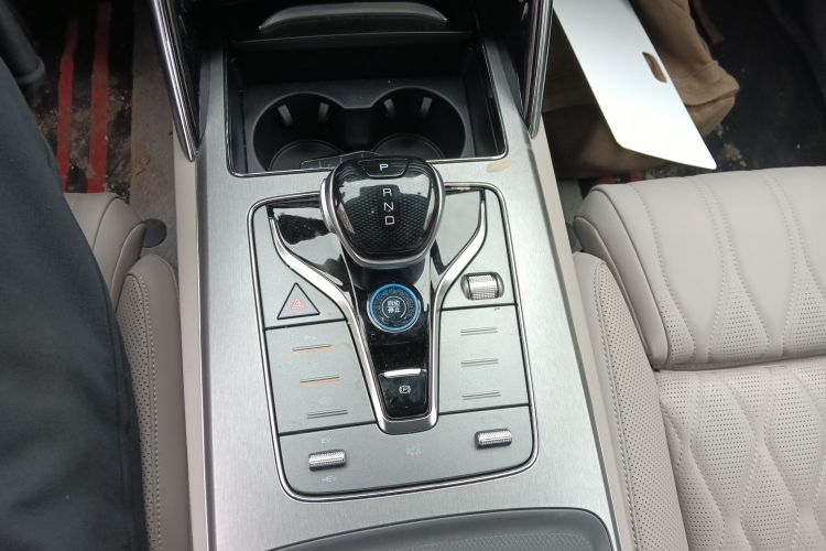 比亚迪 唐新能源 2025款 DM-i 115KM 云辇旗舰型局部细节18