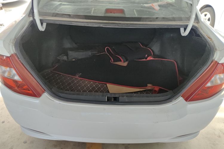 比亚迪F3 2015款 节能版 1.5L 手动豪华型机舱底盘23