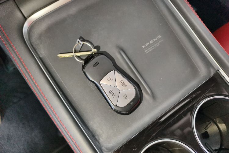 小鹏P7 2024款 P7i 550 Pro中控内饰11