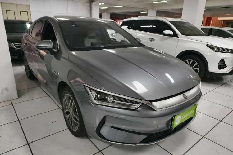 比亚迪 秦PLUS 2024款 荣耀版 EV 420KM领先型车身外观3