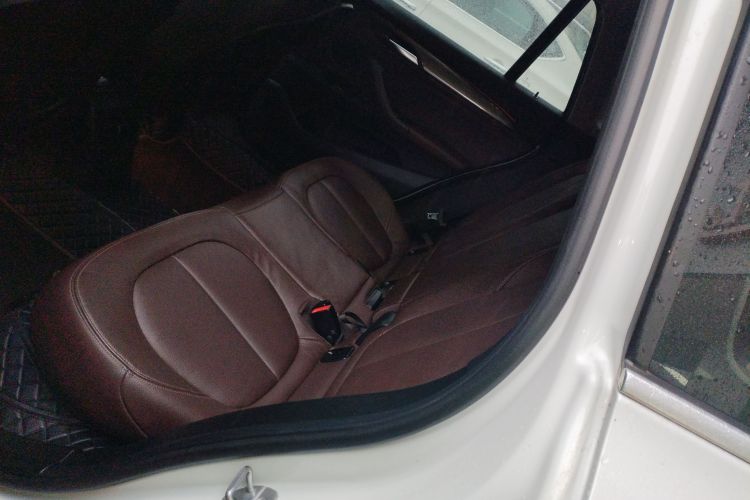 宝马X1 2019款 sDrive18Li 尊享型中控内饰21