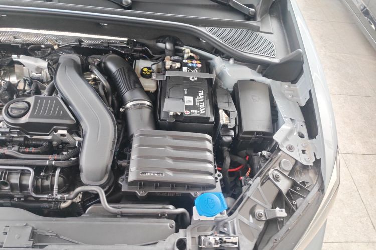 奥迪Q2L 2025款 35TFSI 时尚动感型机舱底盘26