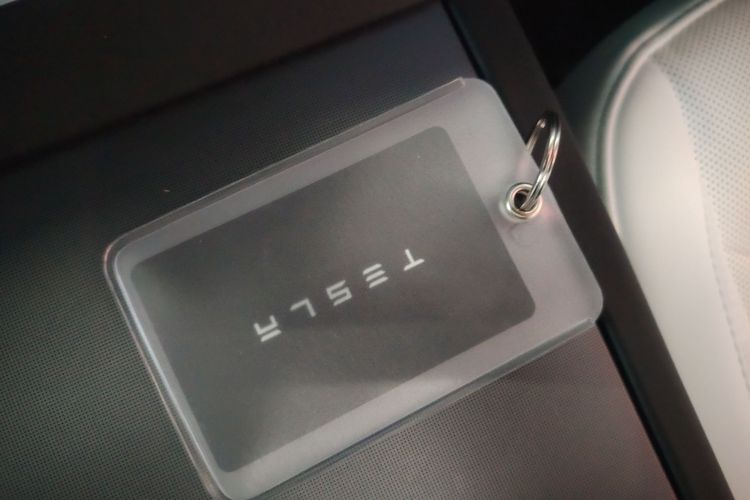 特斯拉 Model 3 2023款 长续航全轮驱动版中控内饰7001