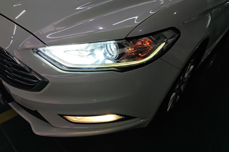 福特 蒙迪欧 2017款 EcoBoost 180 时尚型局部细节36