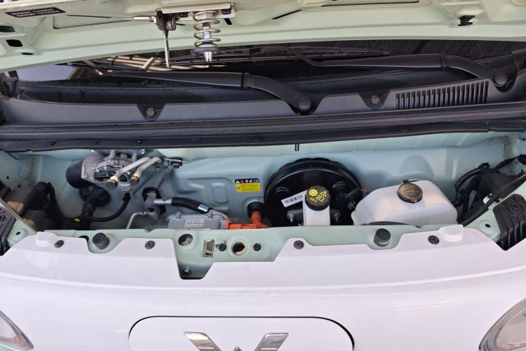 五菱汽车 宏光MINIEV 2024款 第三代 215km 进阶版机舱底盘24