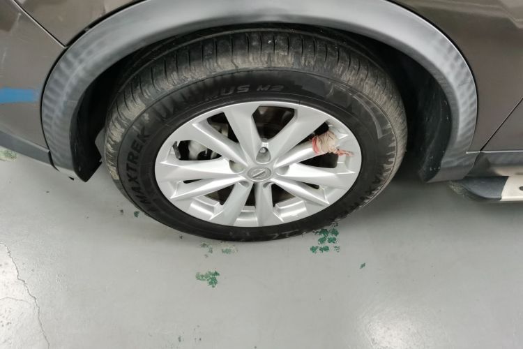 日产 逍客 2016款 2.0L CVT精英版车身外观35