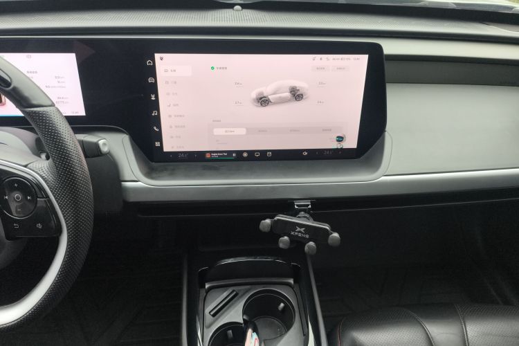 小鹏P7 2022款 586G中控内饰16