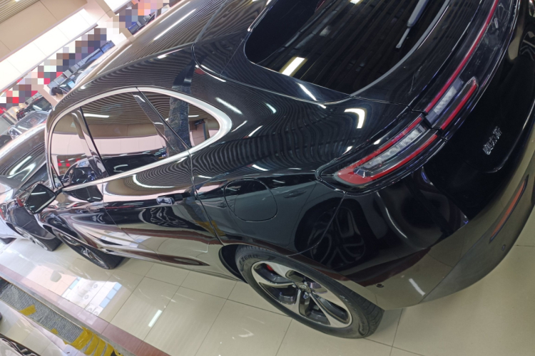 鸿蒙智行 问界M5 2022款 增程四驱性能版车身外观4