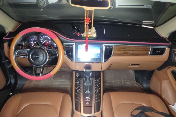 众泰SR9 2017款 2.0T 自动极致之光版中控内饰12