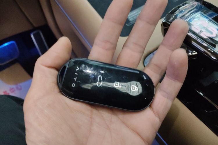 鸿蒙智行 问界M7 2024款 1.5T 智驾四驱Ultra版 5座中控内饰11