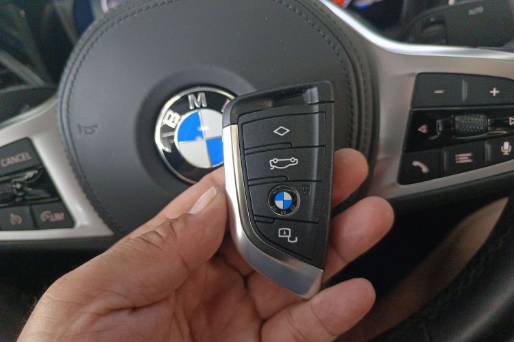 宝马3系 2022款 325Li M运动套装中控内饰11