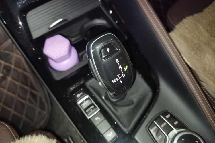 宝马X1 2020款 xDrive25Li 尊享型中控内饰18