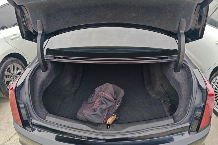 凯迪拉克CT6 2019款 28T 豪华型机舱底盘23