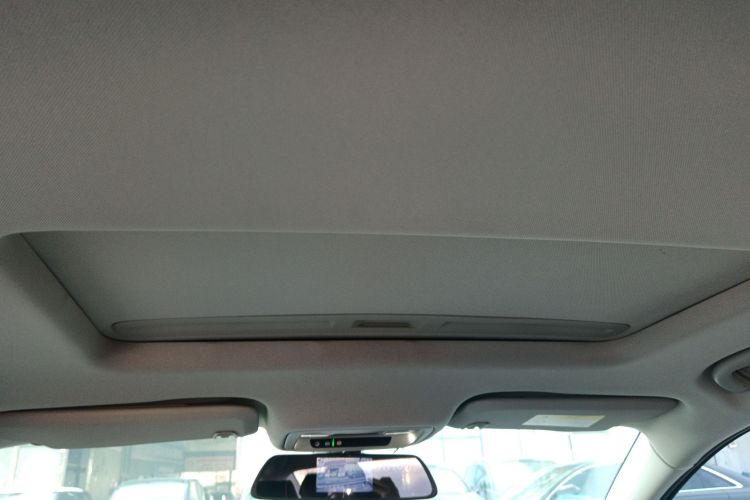 别克 君威 2017款 20T 精英型中控内饰22