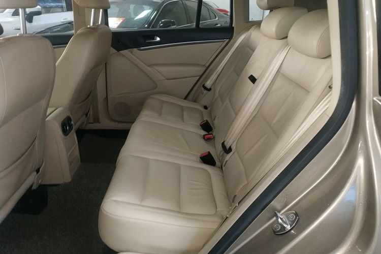 大众 途观 2013款 1.8TSI 自动两驱舒适版中控内饰7004