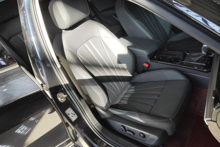 大众 帕萨特 2025款 出众款 330TSI 星空精英版局部细节41