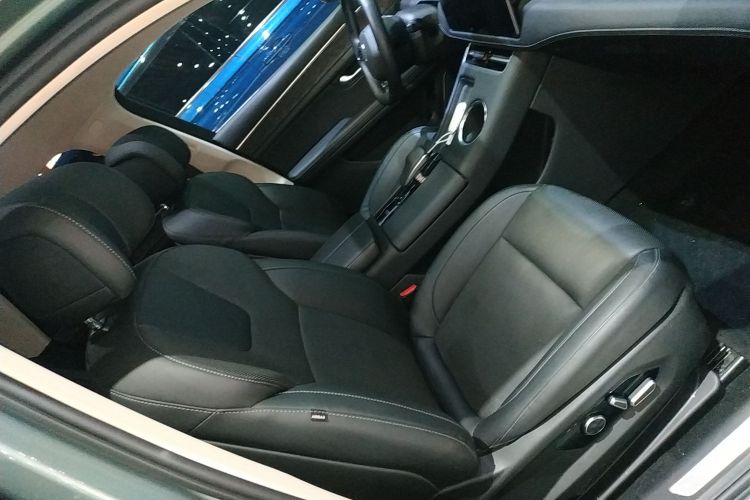 鸿蒙智行 问界M5 2022款 增程后驱标准版局部细节41