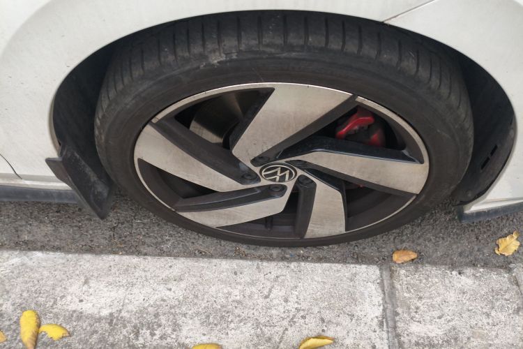 大众 高尔夫GTI 2023款 380TSI DSG GTI车身外观10