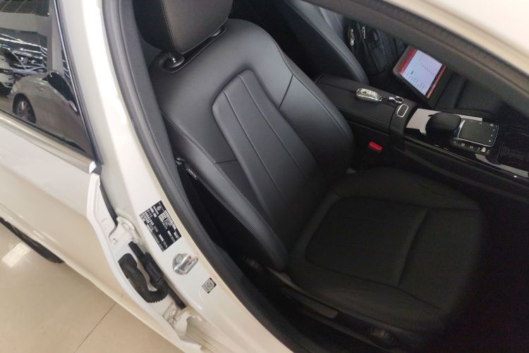 奔驰A级 2023款 A 200 L 动感型局部细节41