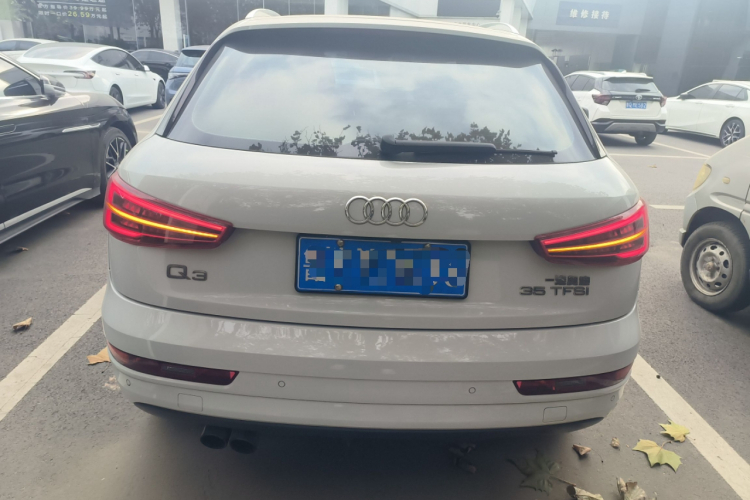 奥迪Q3 2018款 30周年年型 35 TFSI 时尚型车身外观6