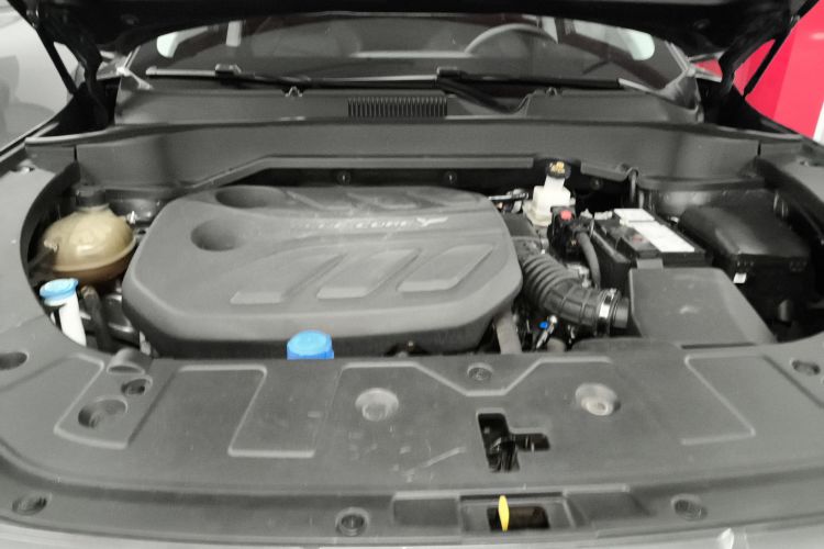 长安欧尚Z6 2022款 蓝鲸 1.5T DCT智领型城市版机舱底盘24