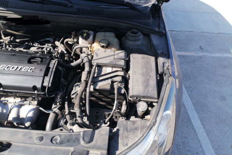 雪佛兰 科鲁兹 2013款 1.8L SE AT机舱底盘26