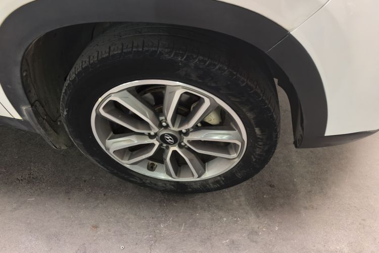 北京现代ix35 2019款 2.0L 自动两驱智勇·畅享版 国V车身外观6002