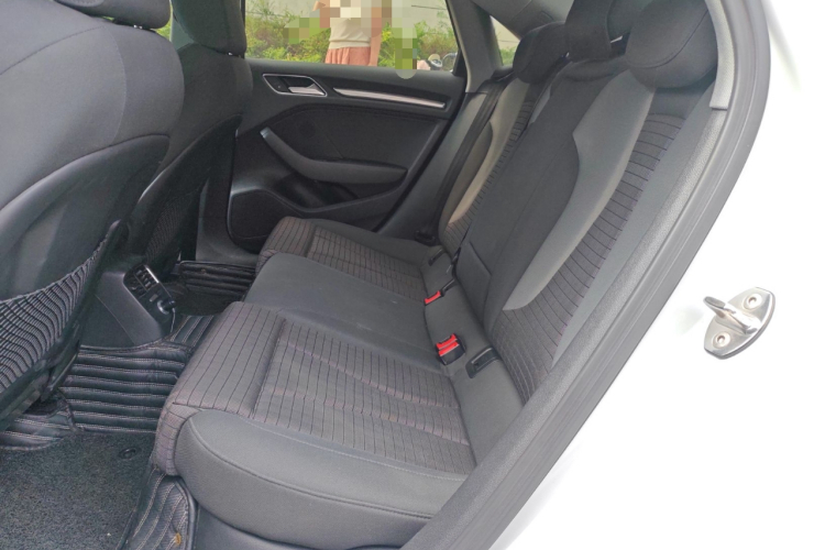 奥迪A3 2018款 30周年年型 Limousine 35 TFSI 运动型中控内饰21