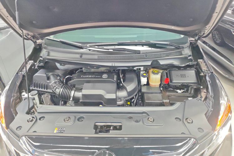 别克GL8 2023款 改款 陆上公务舱 豪华型机舱底盘24