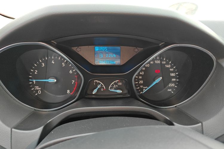 福特 福克斯 2018款 三厢经典 1.6L 自动风尚型智行版中控内饰14