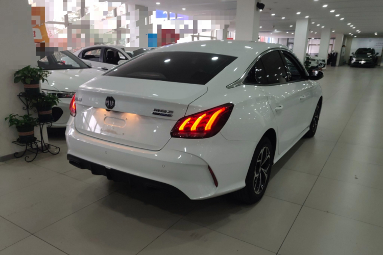 名爵 MG5 2023款 180DVVT 手动风尚版车身外观6005