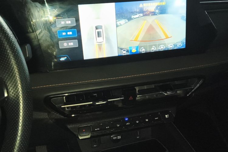 长安欧尚X7 PLUS 2022款 1.5T 蓝鲸版自动尊贵型中控内饰16