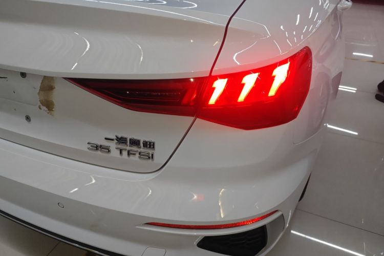 奥迪A3 2023款 改款 A3L Limousine 35 TFSI 时尚运动型车身外观6001