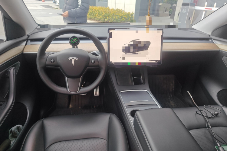 特斯拉 Model Y 2022款 Performance高性能全轮驱动版中控内饰12
