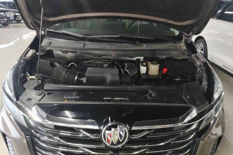 别克GL8 2023款 陆上公务舱 智享型机舱底盘24