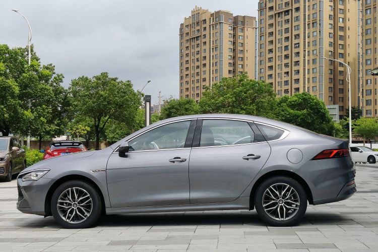 比亚迪 秦PLUS 2023款 冠军版 DM-i 120KM卓越型车身外观6003