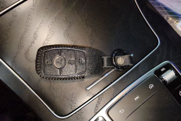 奔驰C级 2019款 改款 C 260 L 运动版中控内饰7001