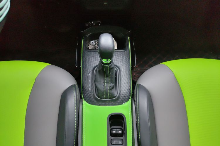 荣威 科莱威CLEVER 2021款 302km新四座超能版局部细节18