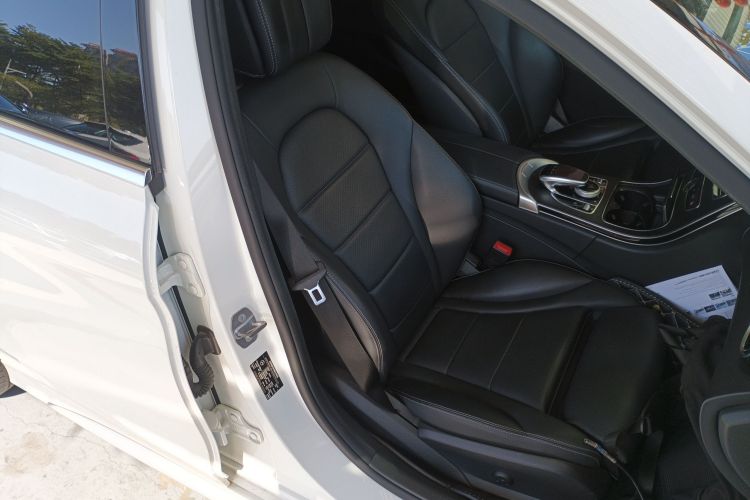 奔驰C级 2017款 改款 C 200 L 运动版局部细节41